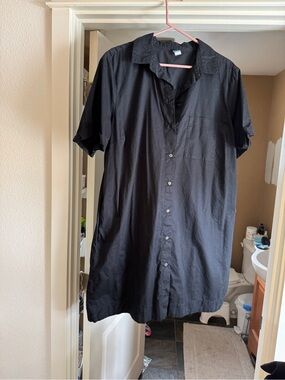 Old Navy Black Short-Sleeve Button-Down Shirt Dress